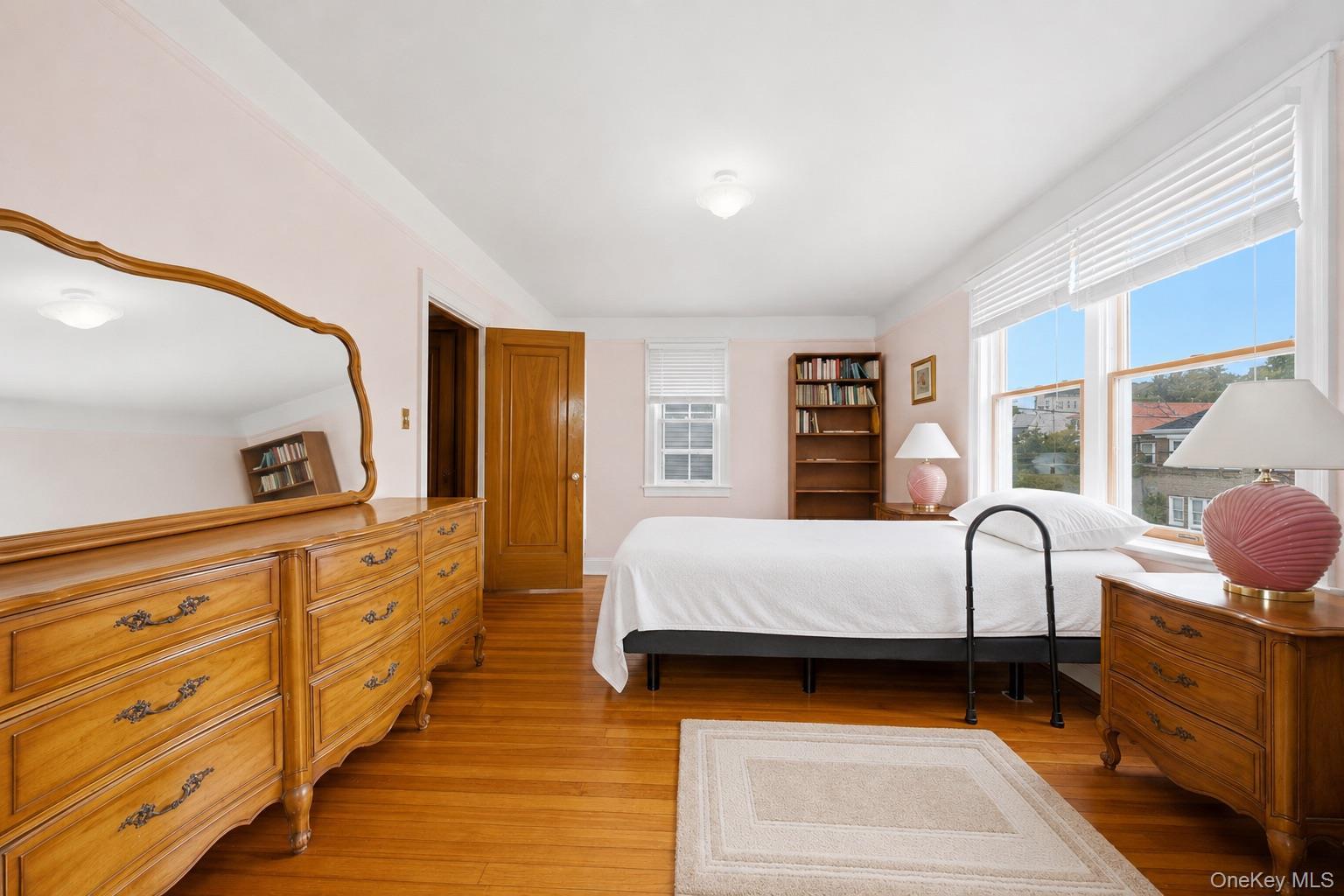 Single Family E 238th Street Bronx, NY 10470, MLS-1017907-19