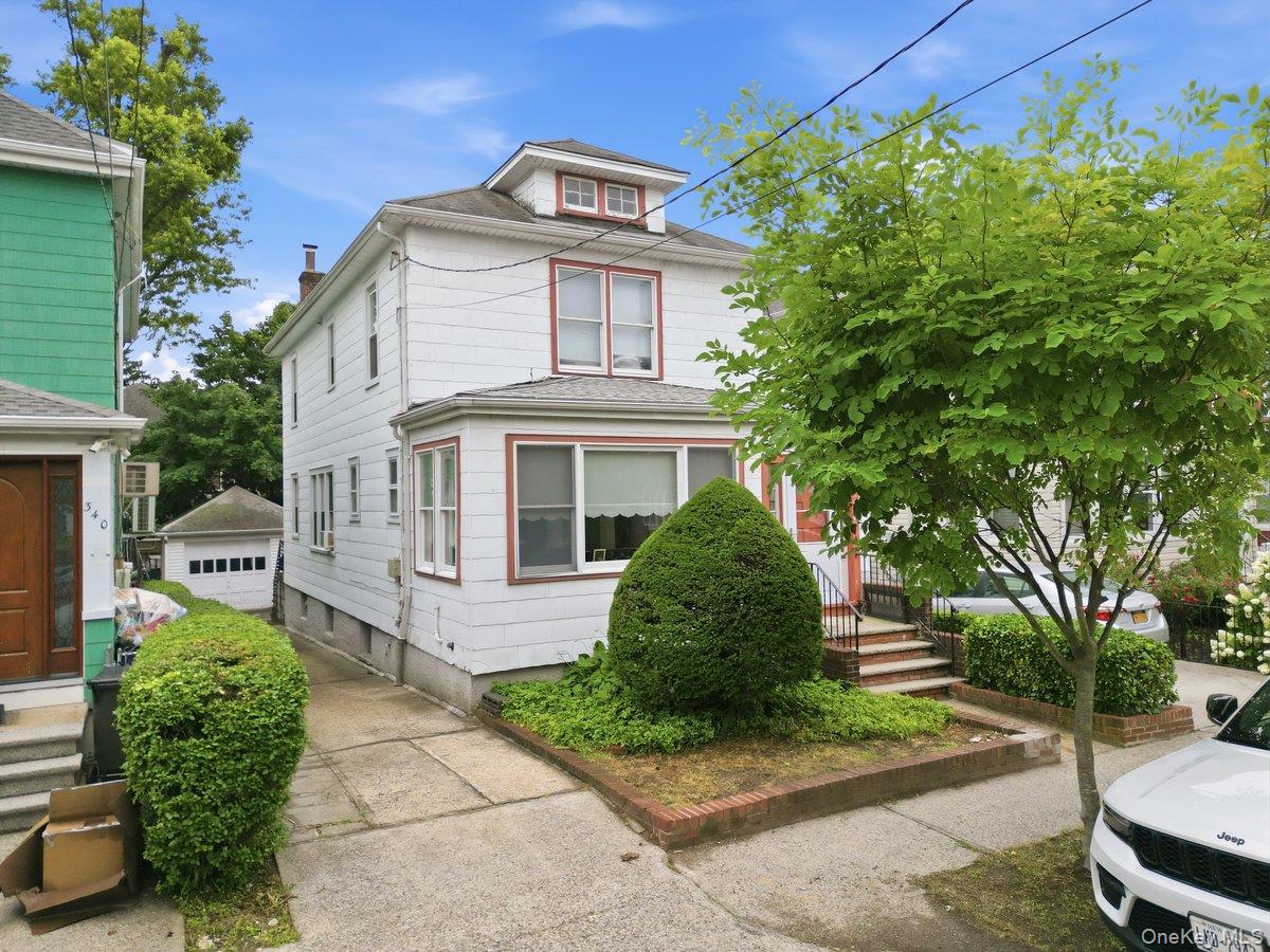 Single Family E 238th Street Bronx, NY 10470, MLS-1017907-2