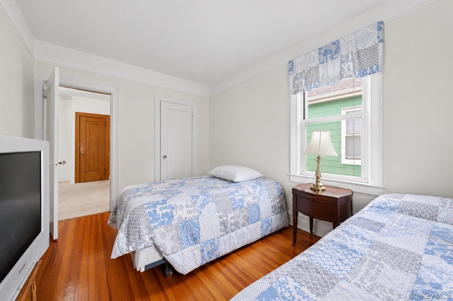 Single Family E 238th Street Bronx, NY 10470, MLS-1017907-22