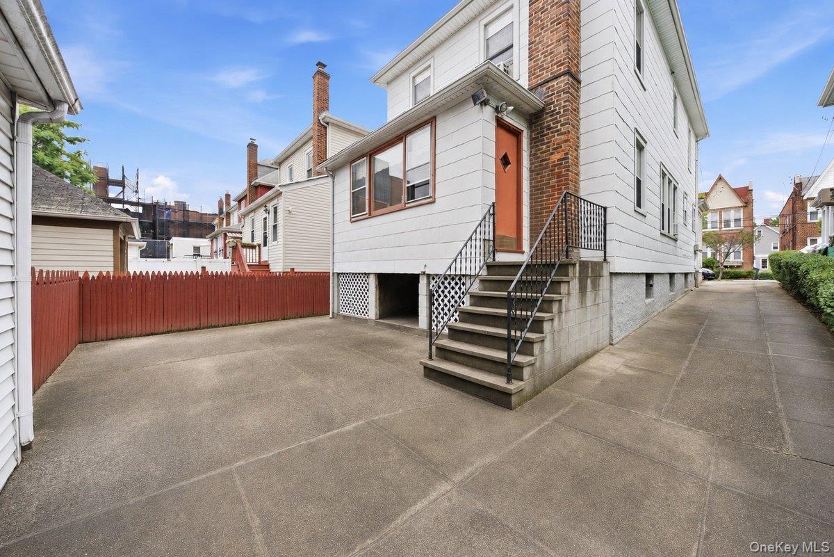 Single Family E 238th Street Bronx, NY 10470, MLS-1017907-28