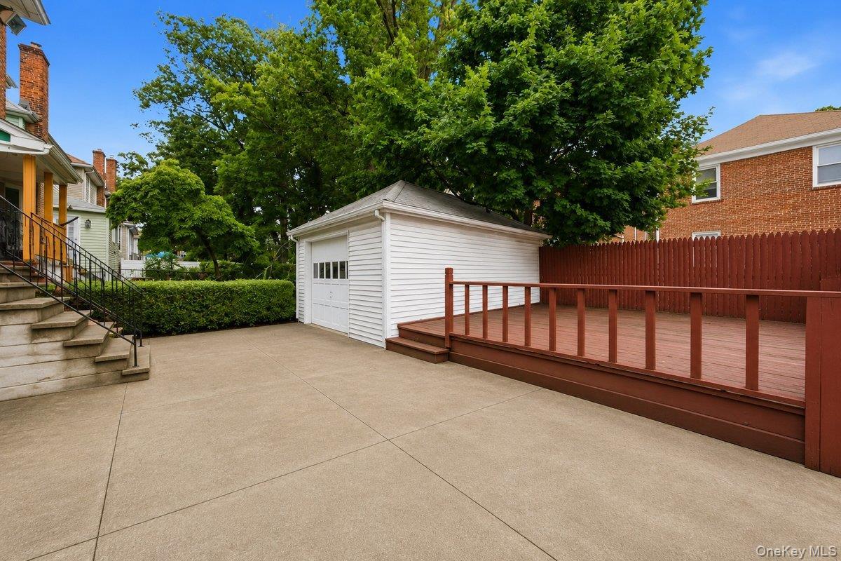 Single Family E 238th Street  Bronx, NY 10470, MLS-1017907-30