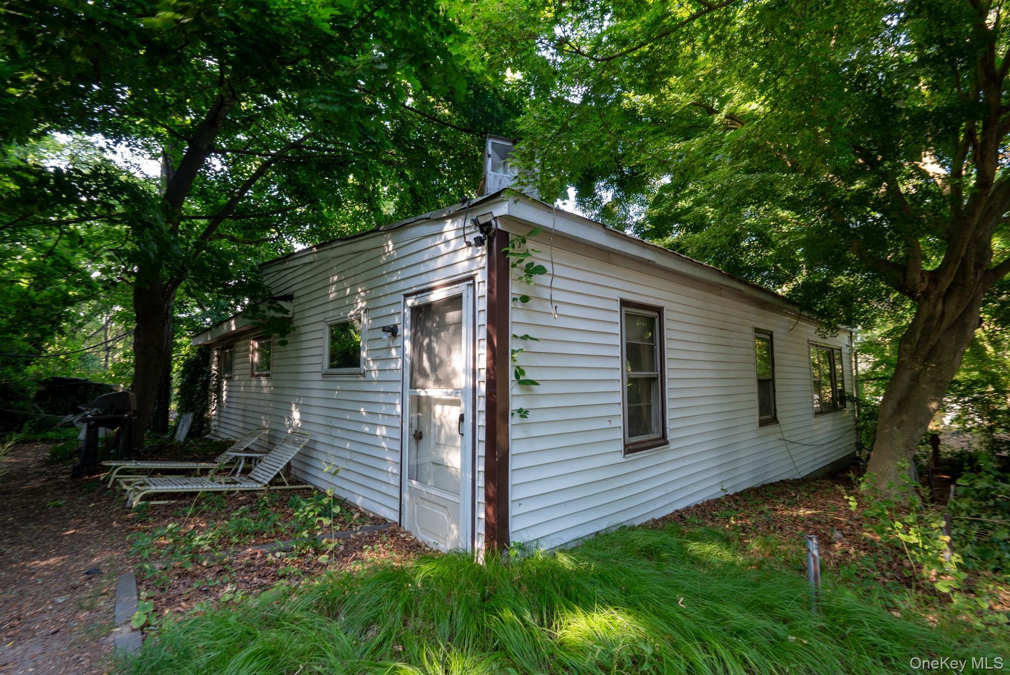 Single Family Smithtown Boulevard  Suffolk County, NY 11767, MLS-1017932-23