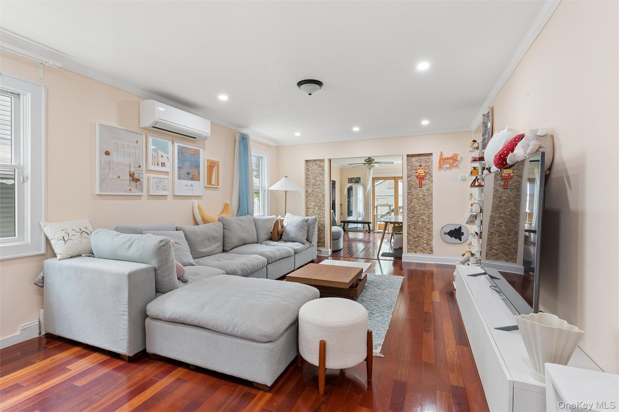 Single Family 265th Street Queens, NY 11040, MLS-1017941-2