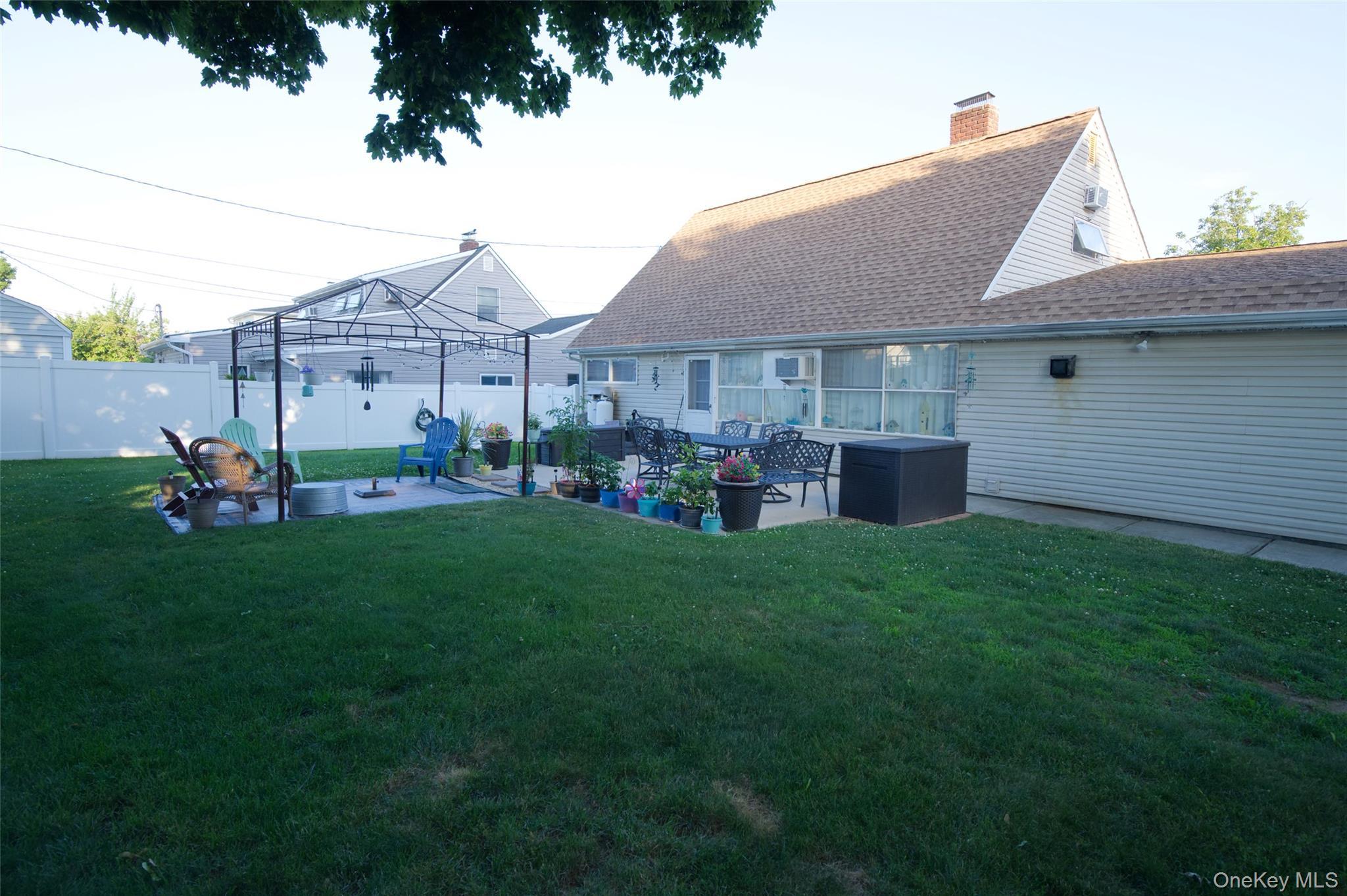 Single Family Sprucewood Drive Nassau County, NY 11756, MLS-1017963-23