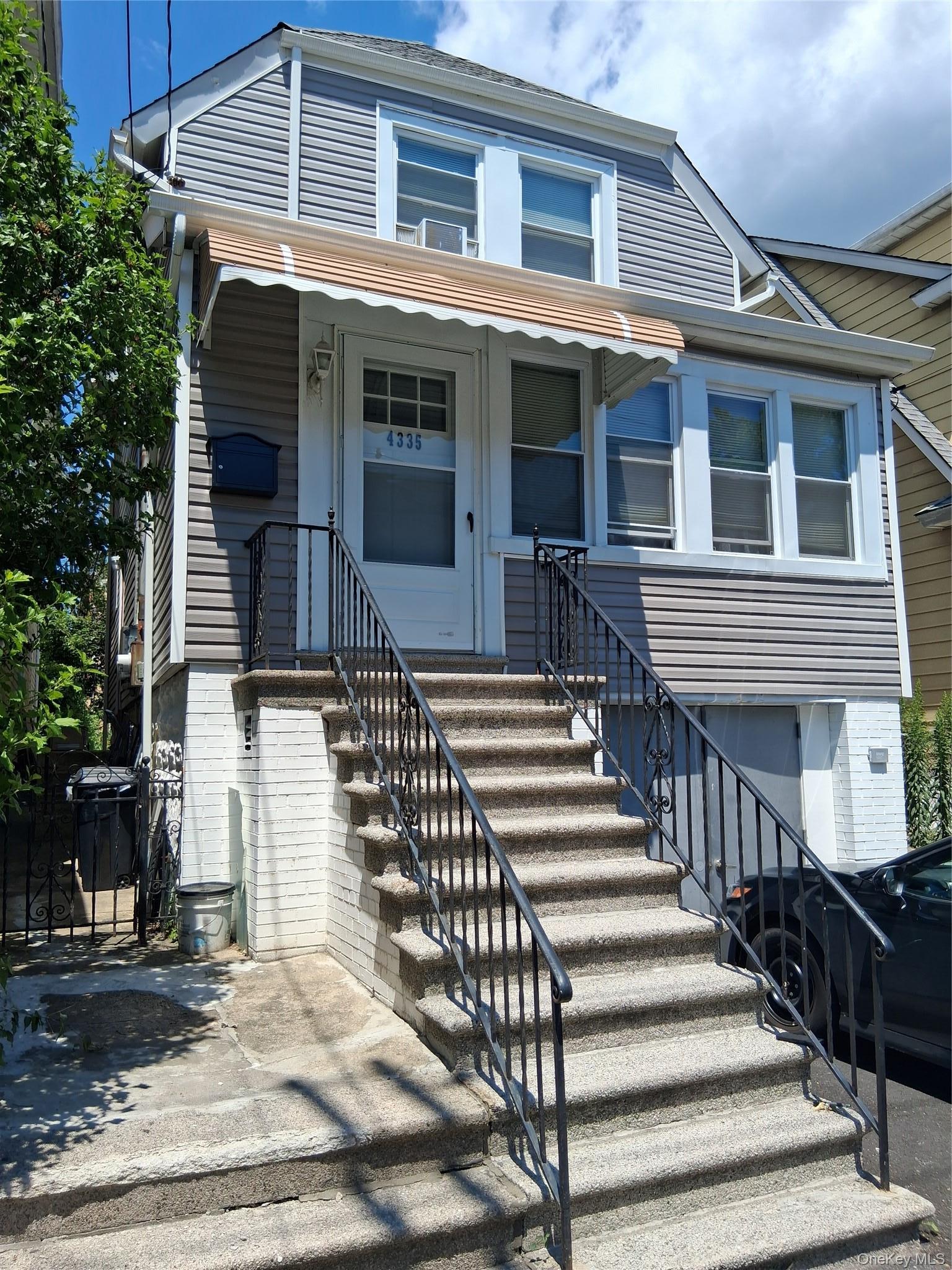 Single Family Byron Avenue Bronx, NY 10466, MLS-1017965-2