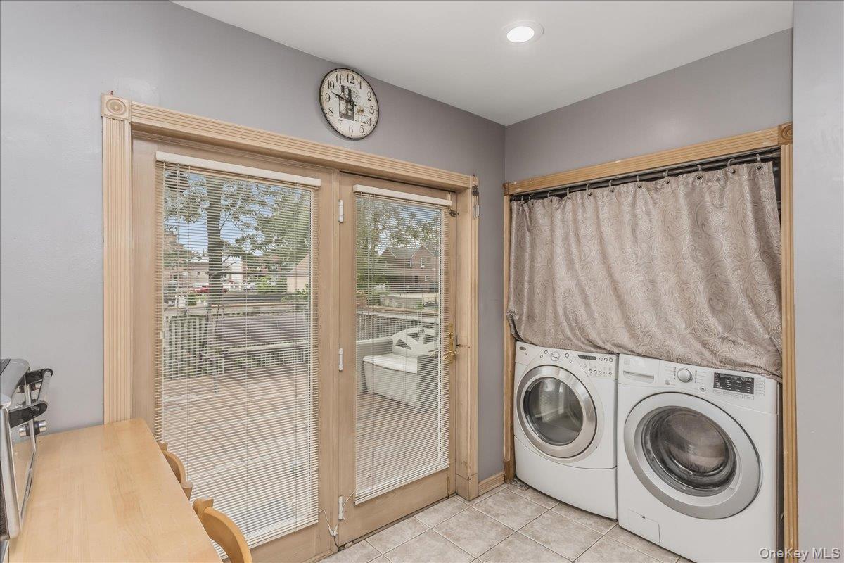Single Family Rawlins Avenue Bronx, NY 10465, MLS-1017978-16