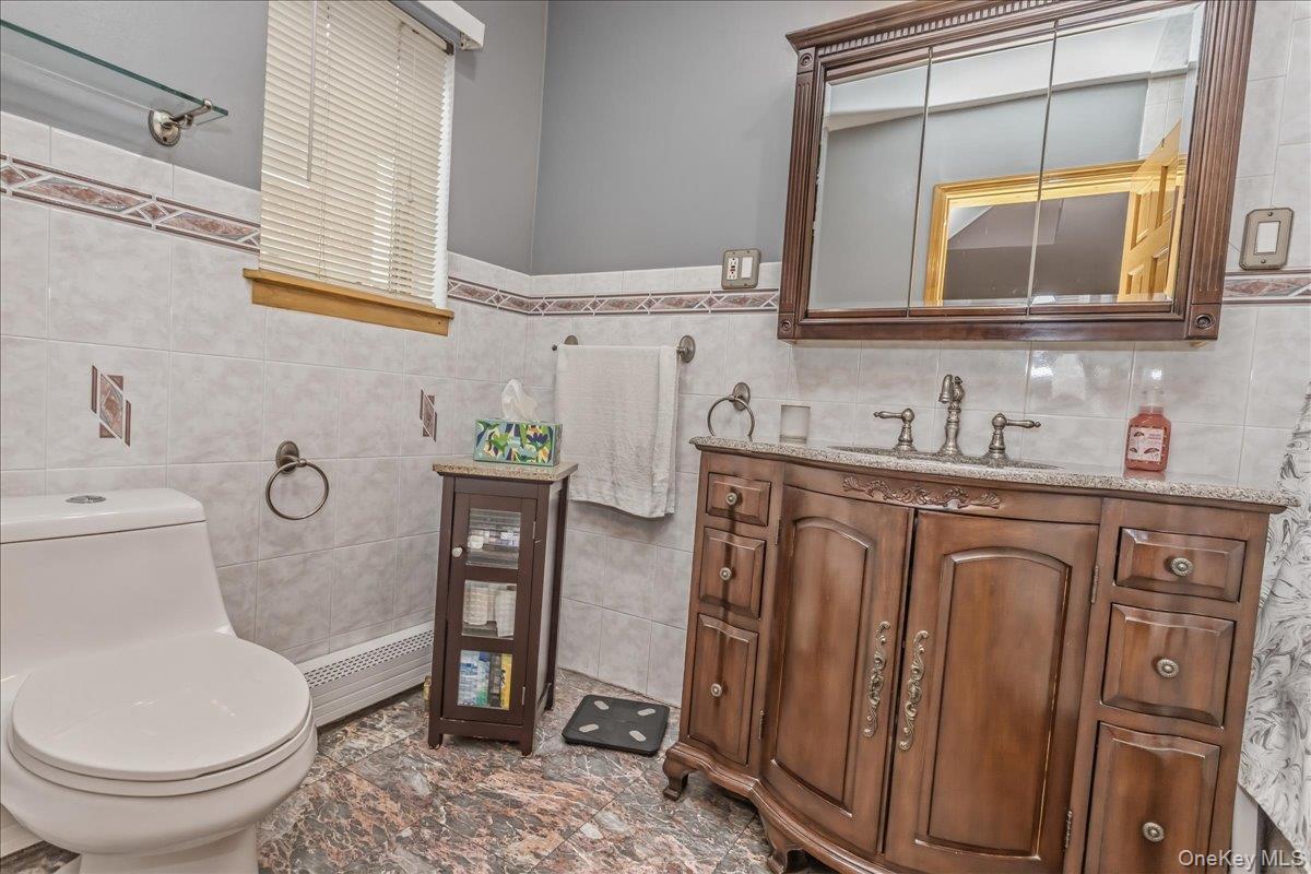 Single Family Rawlins Avenue Bronx, NY 10465, MLS-1017978-19