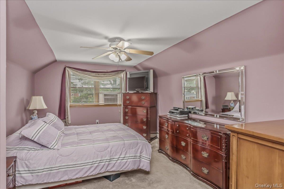 Single Family Rawlins Avenue Bronx, NY 10465, MLS-1017978-22