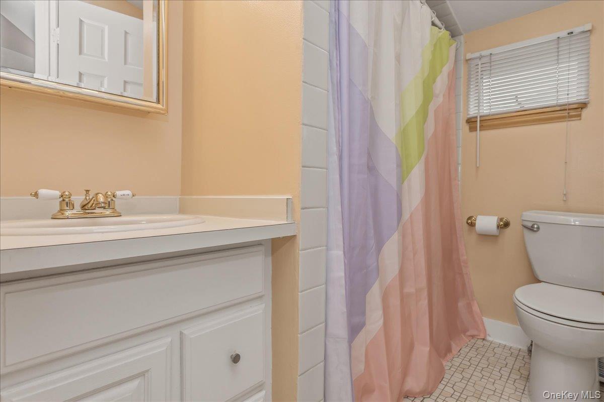 Single Family Rawlins Avenue Bronx, NY 10465, MLS-1017978-25