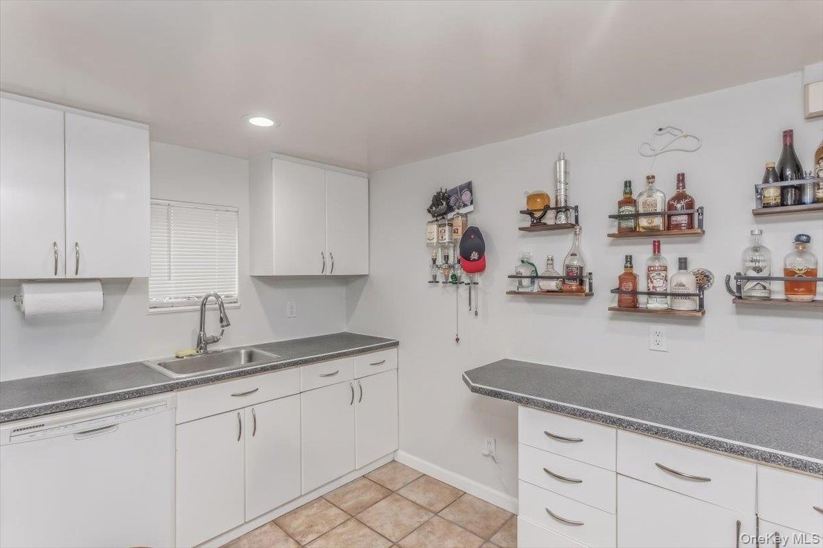 Single Family Rawlins Avenue Bronx, NY 10465, MLS-1017978-29