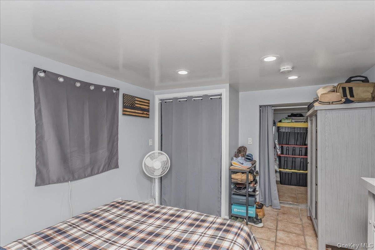 Single Family Rawlins Avenue Bronx, NY 10465, MLS-1017978-30