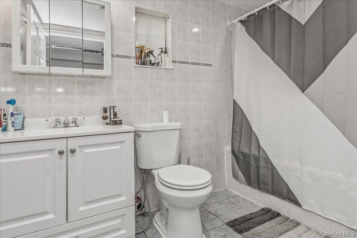 Single Family Rawlins Avenue Bronx, NY 10465, MLS-1017978-33