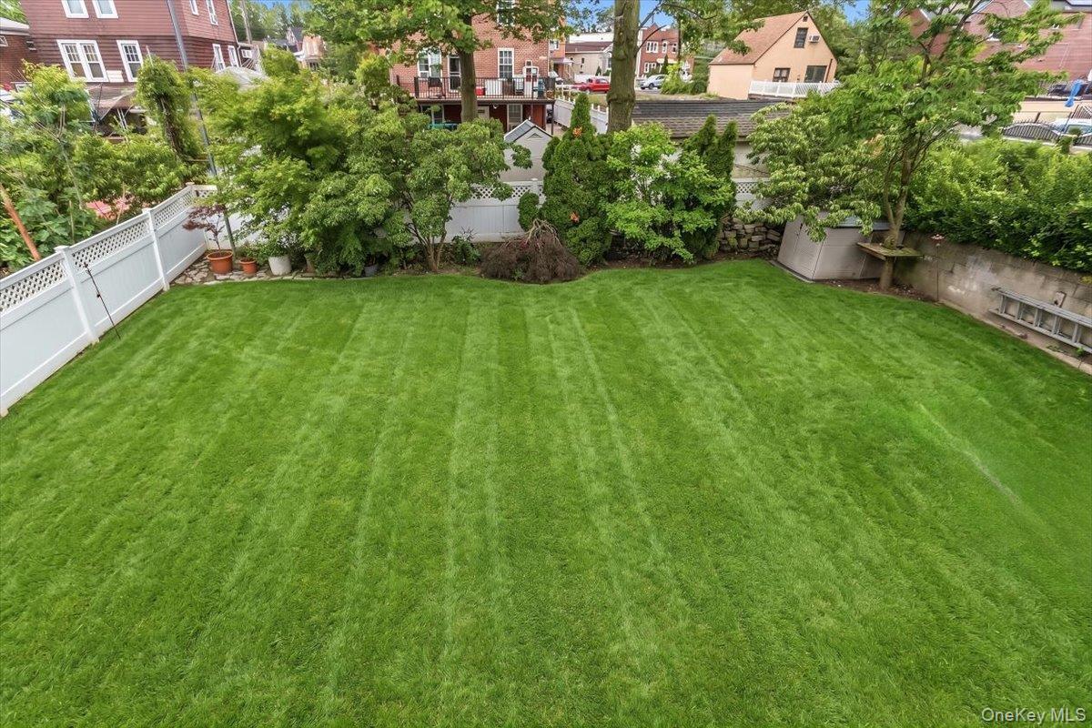 Single Family Rawlins Avenue Bronx, NY 10465, MLS-1017978-37