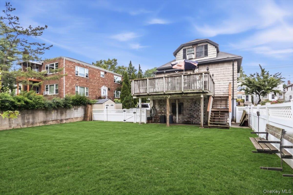Single Family Rawlins Avenue  Bronx, NY 10465, MLS-1017978-39