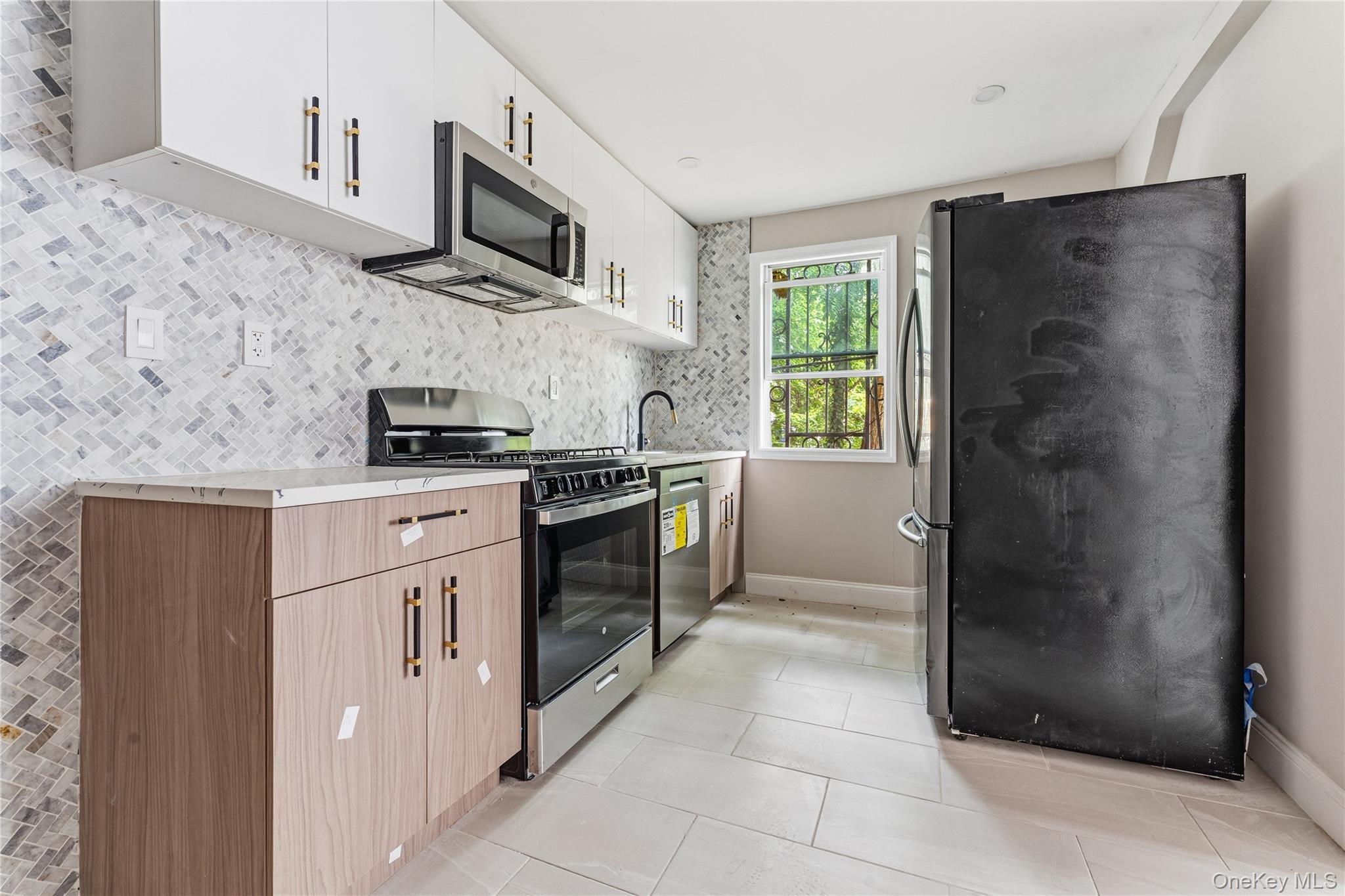 Single Family Herriot Street  Westchester County, NY 10701, MLS-1018094-13