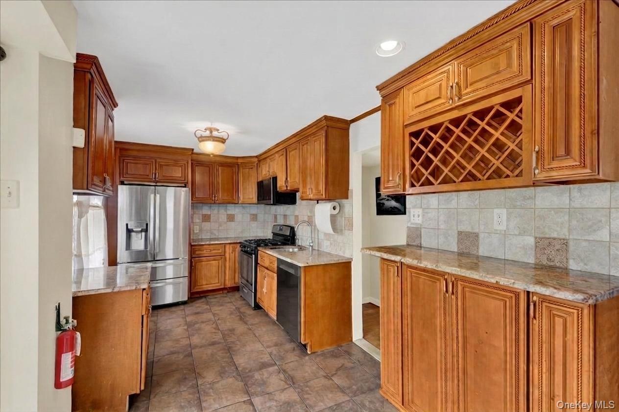 Single Family Young Avenue Westchester County, NY 10710, MLS-1018124-10