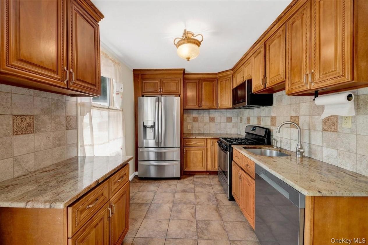 Single Family Young Avenue Westchester County, NY 10710, MLS-1018124-11