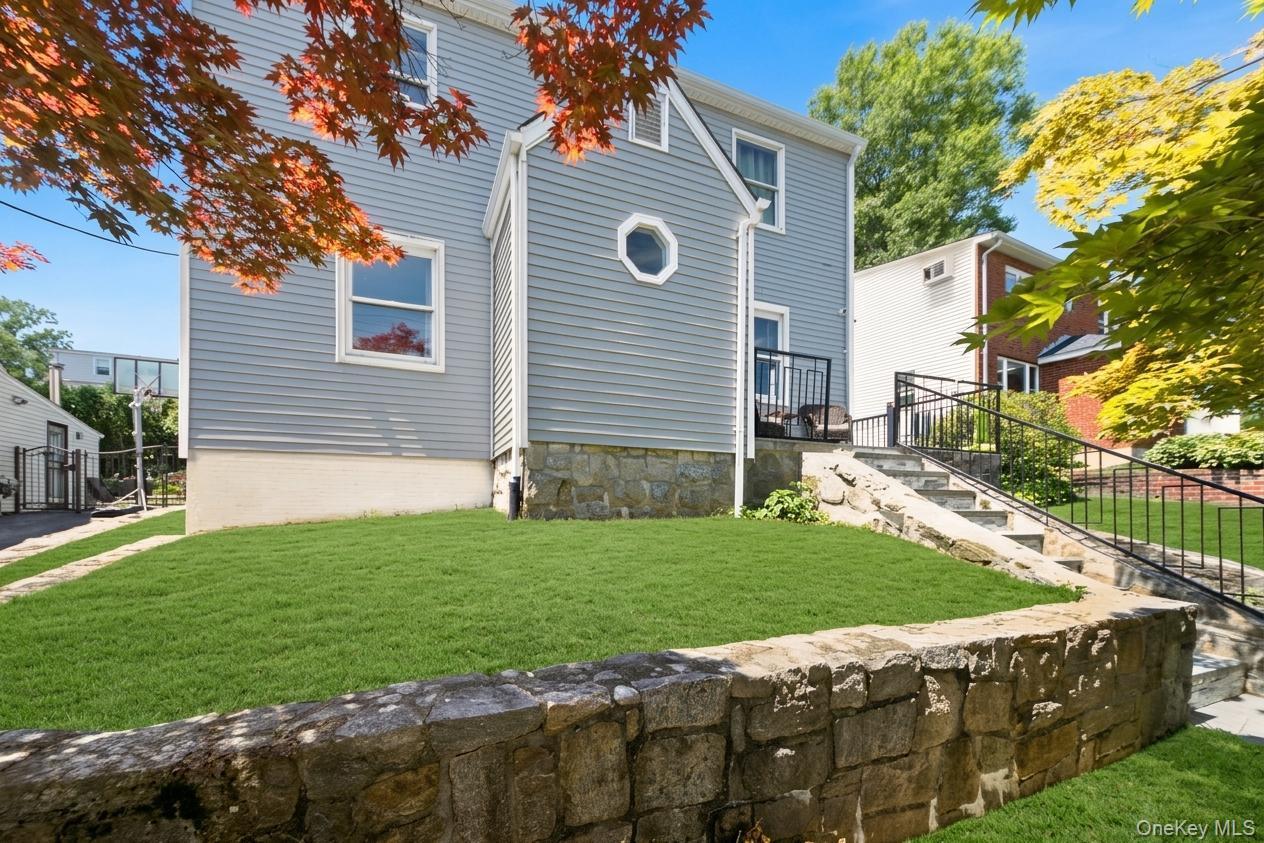 Single Family Young Avenue Westchester County, NY 10710, MLS-1018124-2
