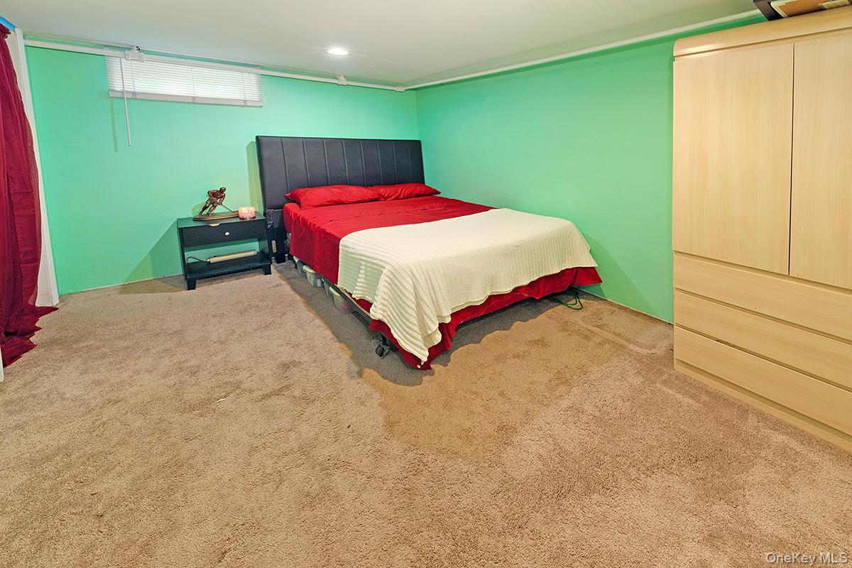 Single Family Van Cedar Street Se Suffolk County, NY 11717, MLS-1018126-12