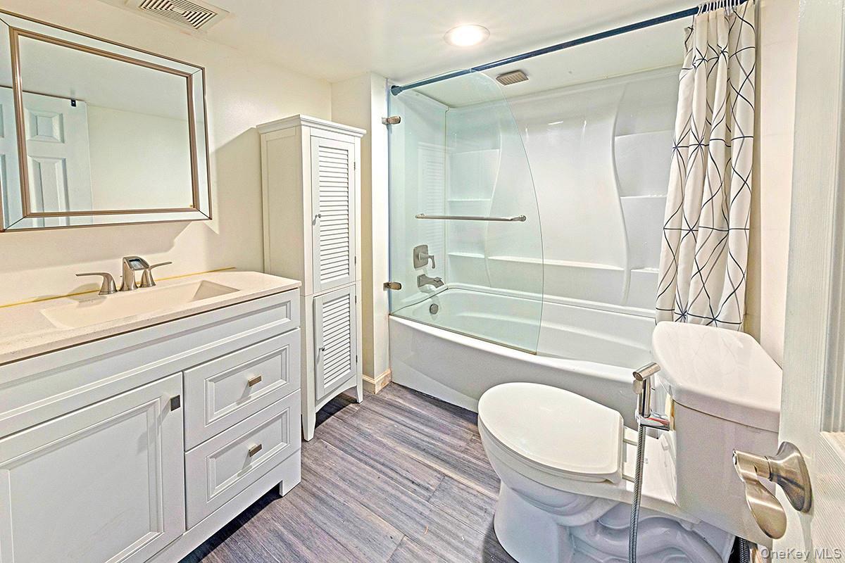 Single Family Van Cedar Street Se Suffolk County, NY 11717, MLS-1018126-13