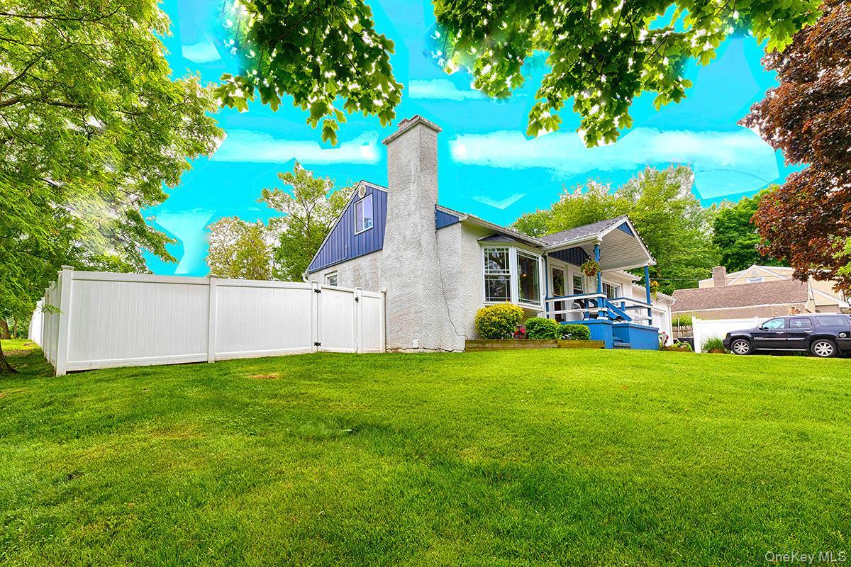 Single Family Van Cedar Street Se Suffolk County, NY 11717, MLS-1018126-2
