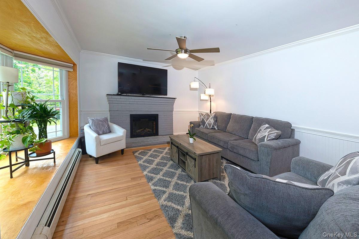 Single Family Van Cedar Street Se Suffolk County, NY 11717, MLS-1018126-8