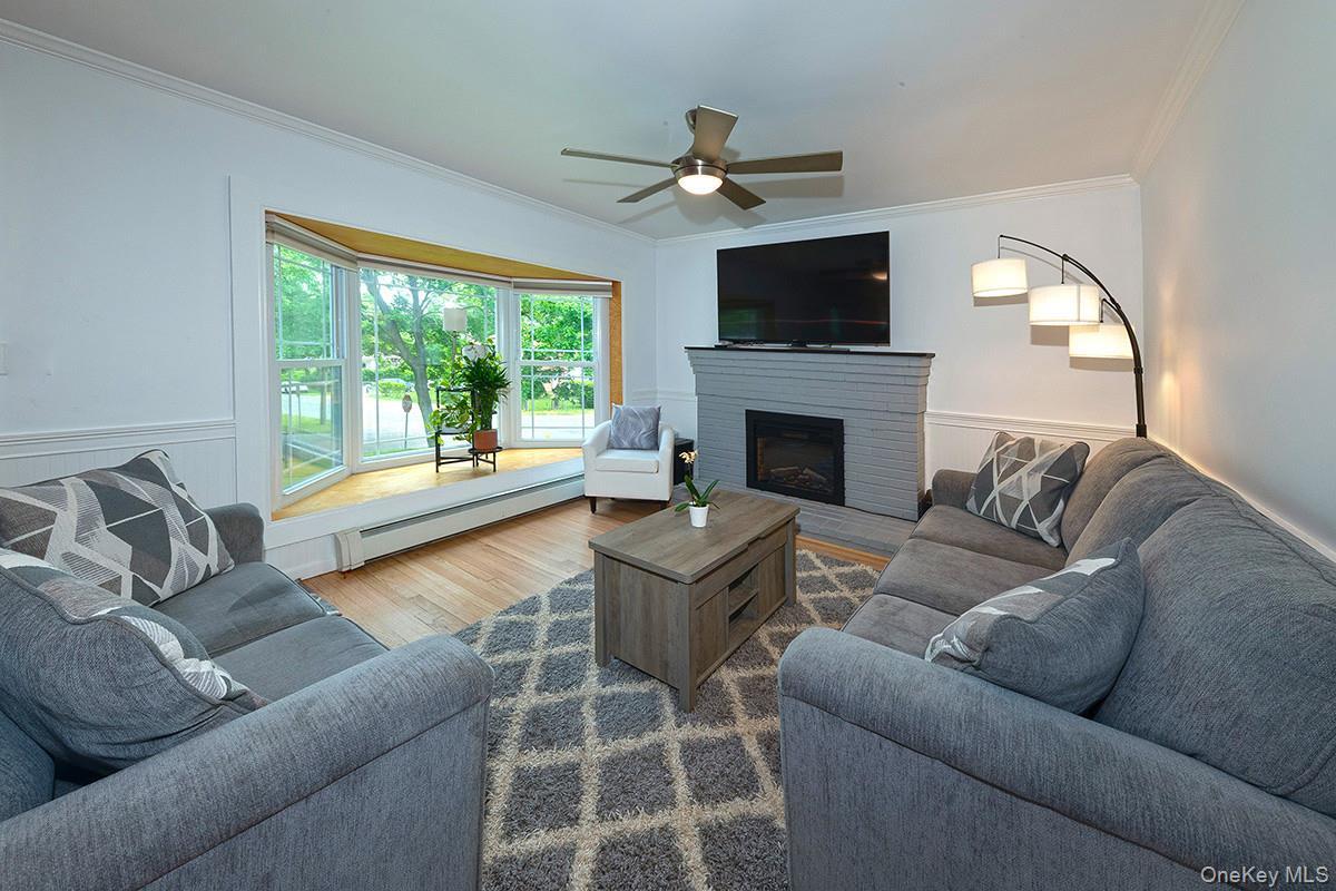 Single Family Van Cedar Street Se Suffolk County, NY 11717, MLS-1018126-9