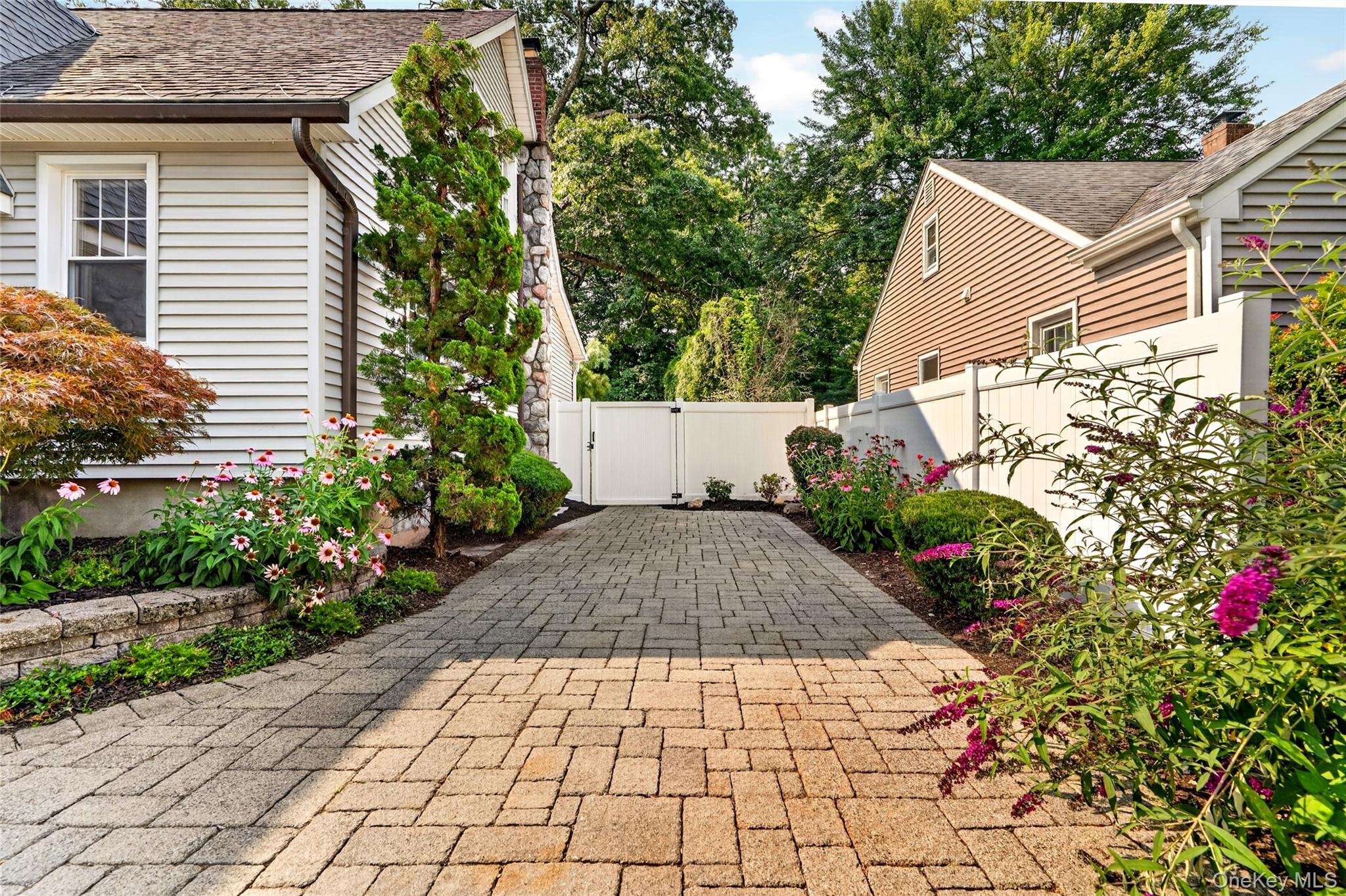 Single Family W Palisades Avenue Rockland County, NY 10954, MLS-1018141-44