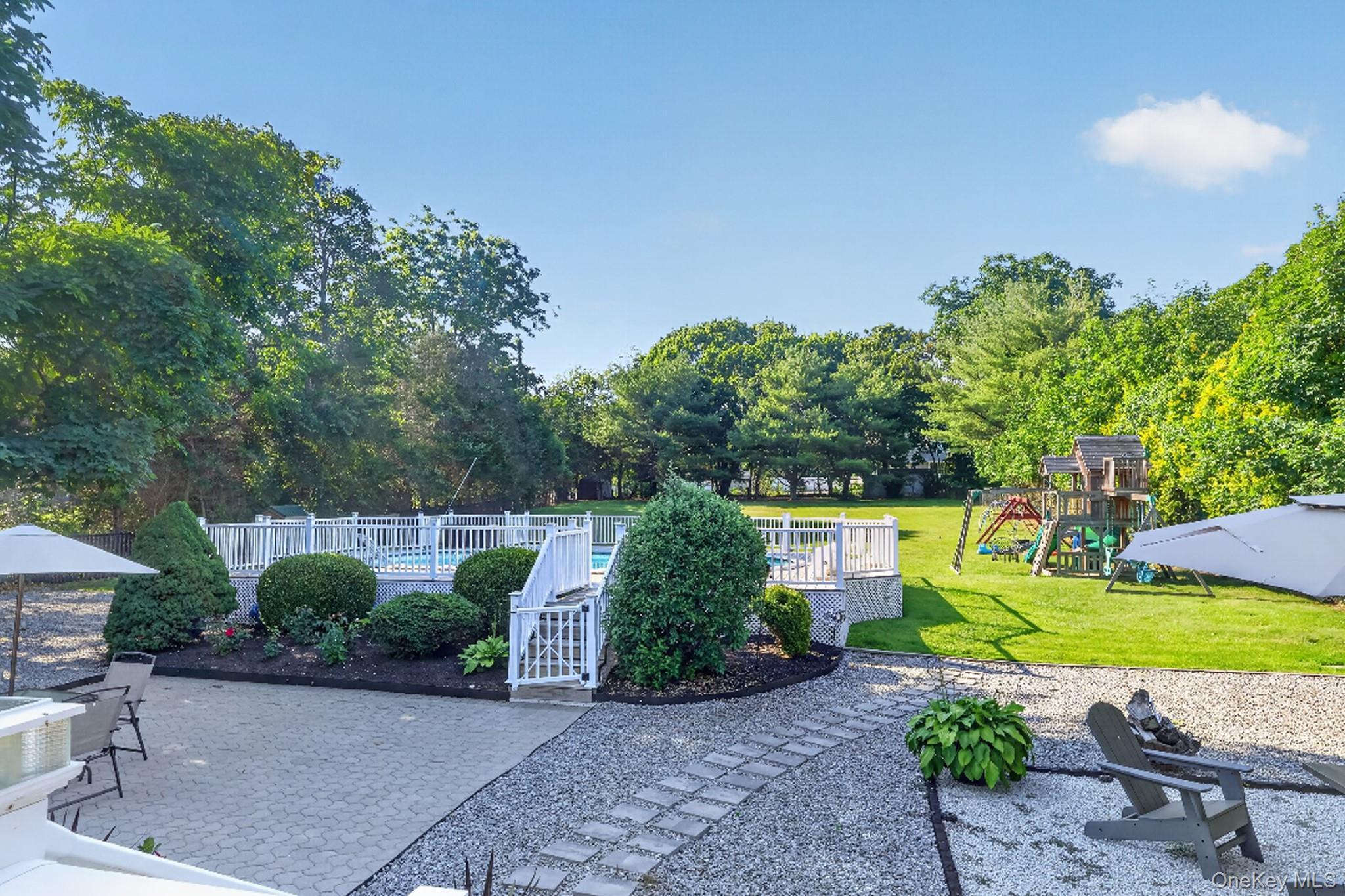 Single Family Woodlawn Avenue  Suffolk County, NY 11940, MLS-1018159-12