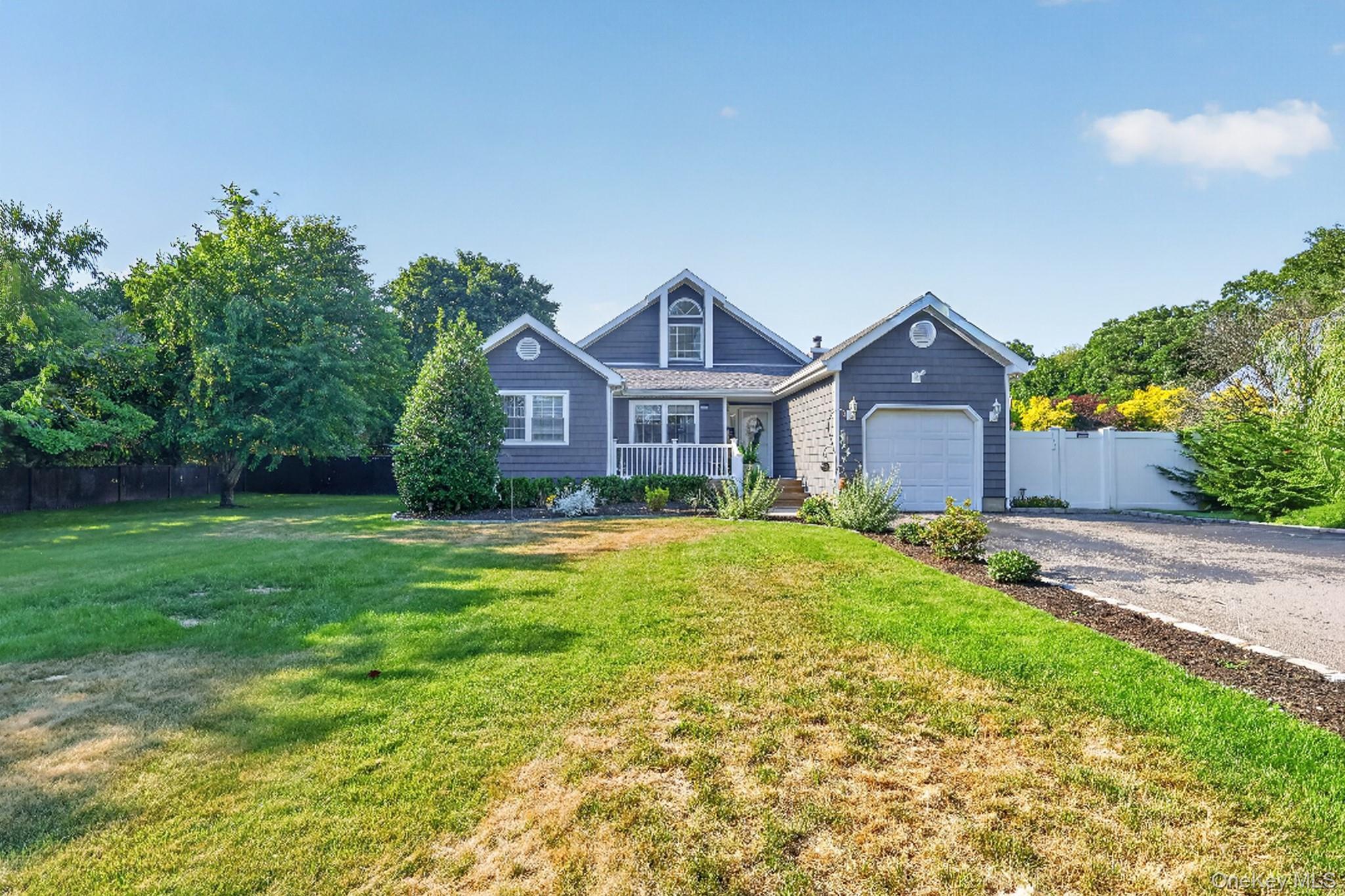 Single Family Woodlawn Avenue  Suffolk County, NY 11940, MLS-1018159-15