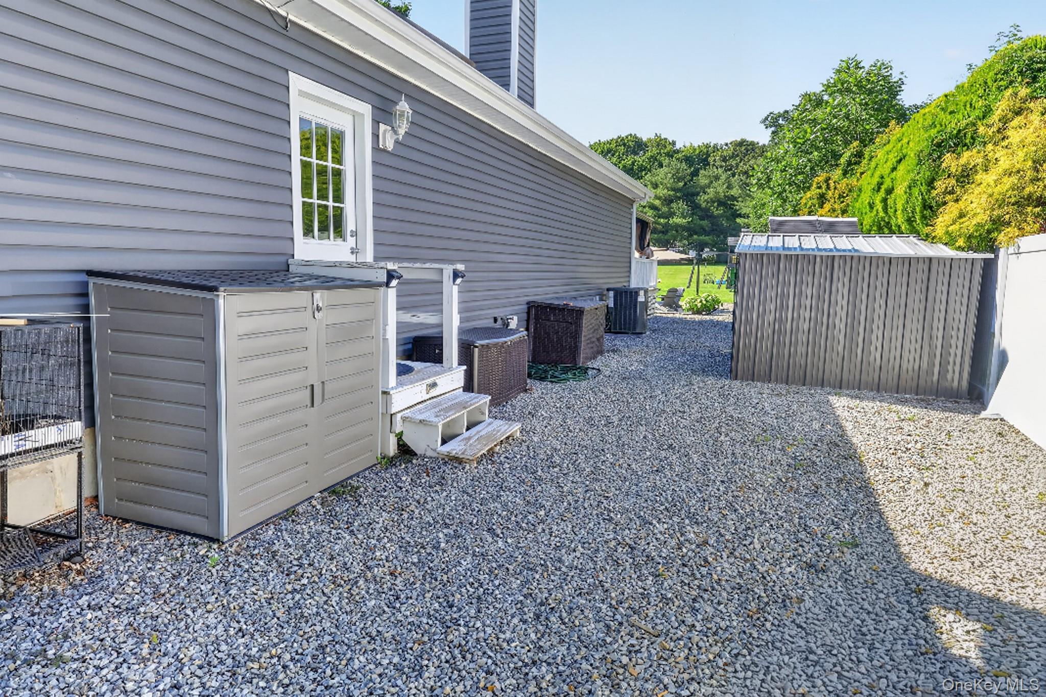 Single Family Woodlawn Avenue  Suffolk County, NY 11940, MLS-1018159-24