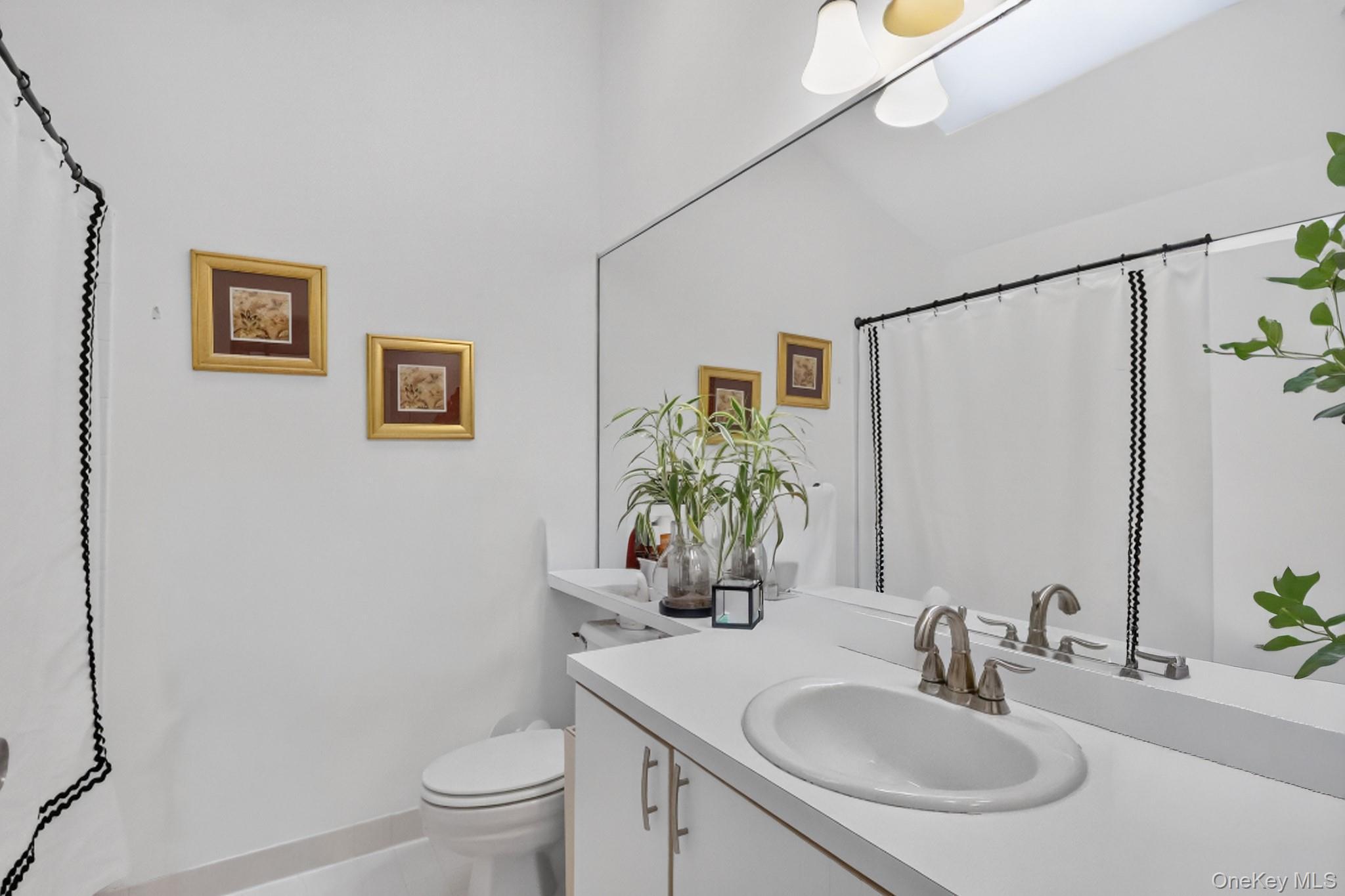 Single Family Woodlawn Avenue  Suffolk County, NY 11940, MLS-1018159-31