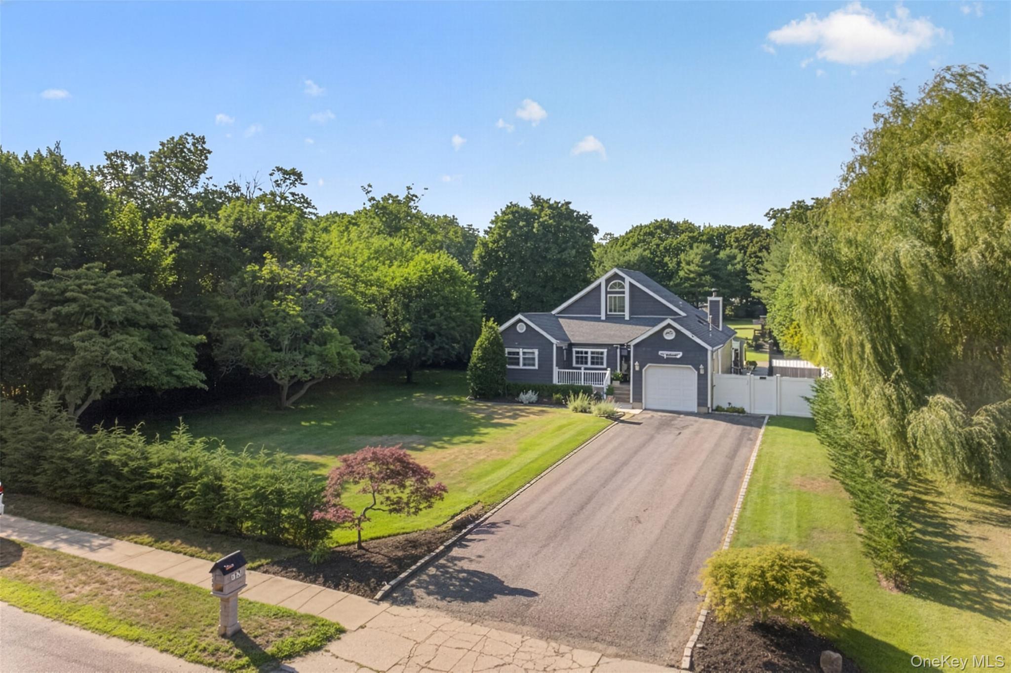 Single Family Woodlawn Avenue  Suffolk County, NY 11940, MLS-1018159-39