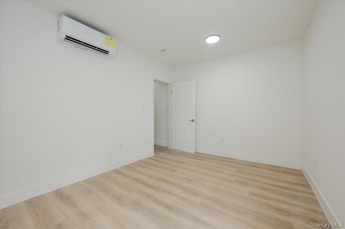 Single Family Young Avenue Bronx, NY 10469, MLS-1018189-12