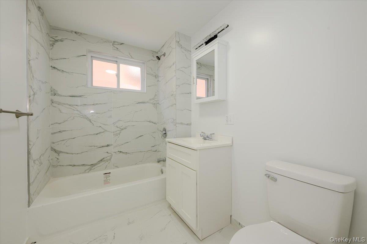 Single Family Young Avenue Bronx, NY 10469, MLS-1018189-13