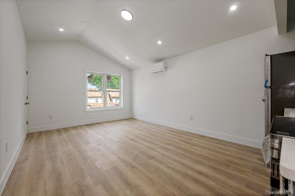 Single Family Young Avenue Bronx, NY 10469, MLS-1018189-14