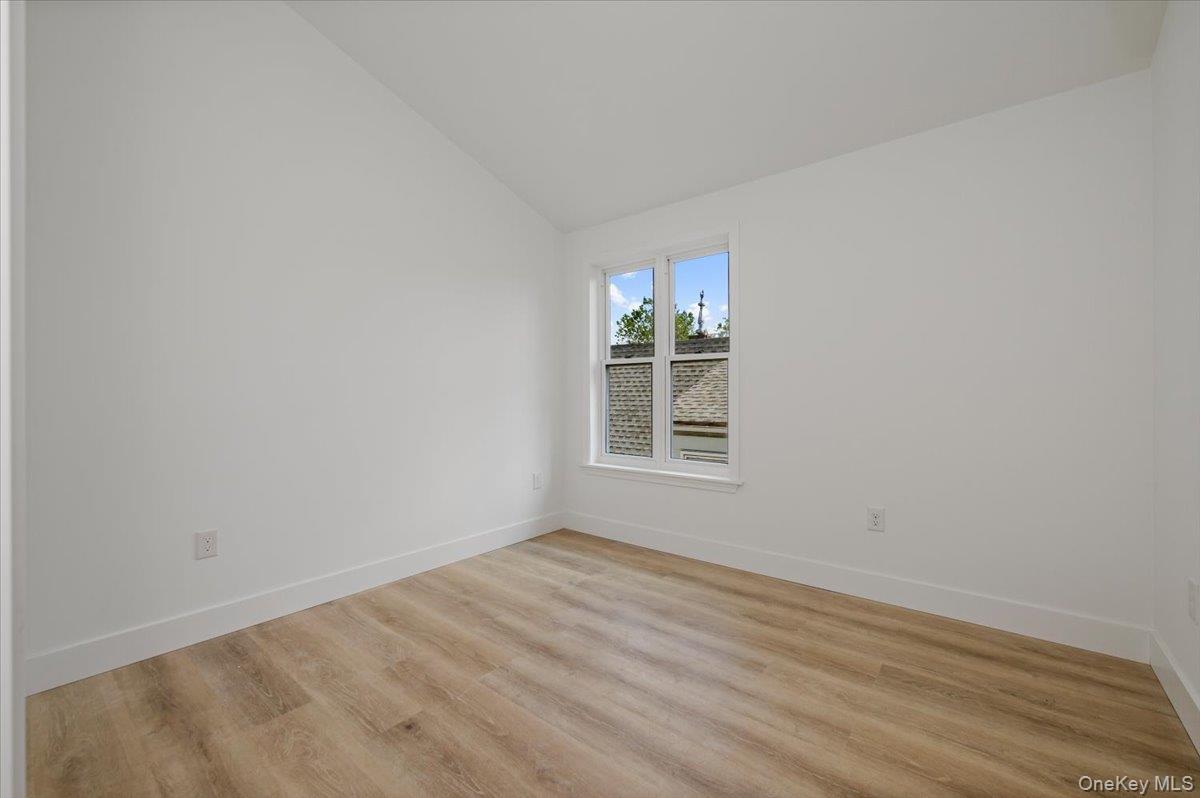 Single Family Young Avenue Bronx, NY 10469, MLS-1018189-18