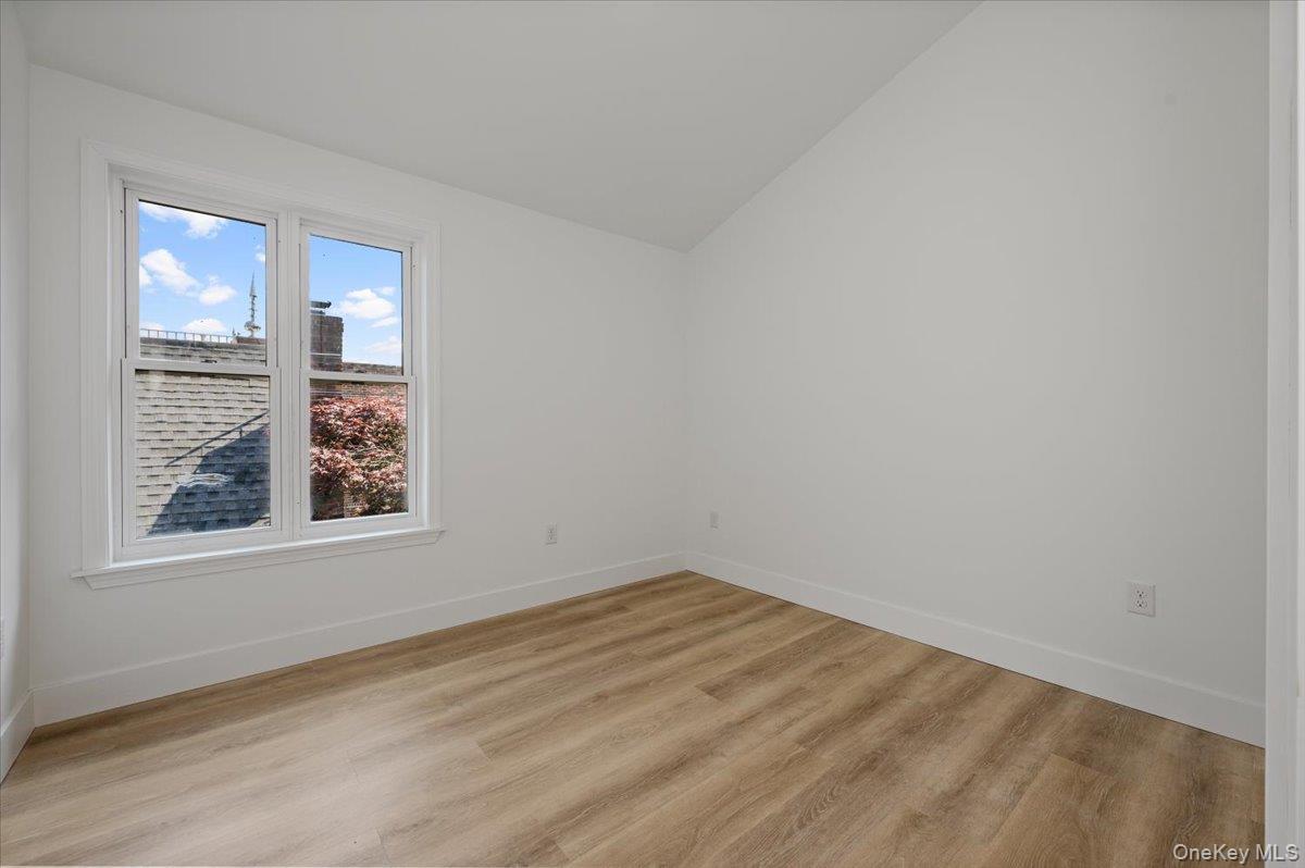 Single Family Young Avenue Bronx, NY 10469, MLS-1018189-20