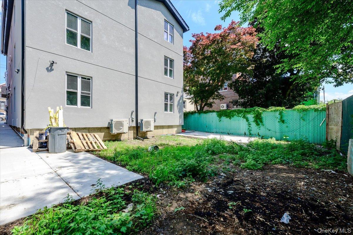 Single Family Young Avenue  Bronx, NY 10469, MLS-1018189-27