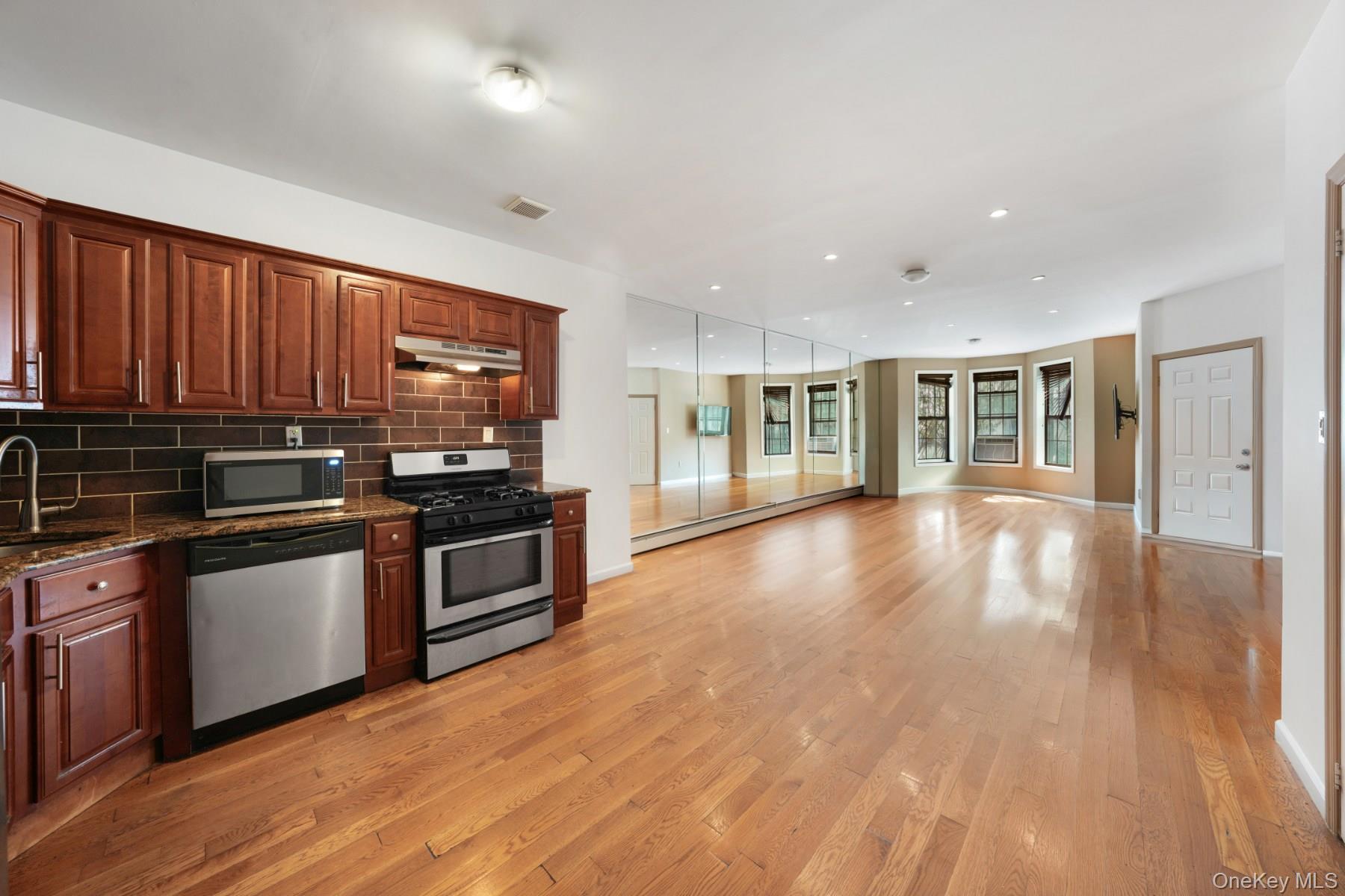 Single Family Bainbridge Street Brooklyn, NY 11233, MLS-1018198-8