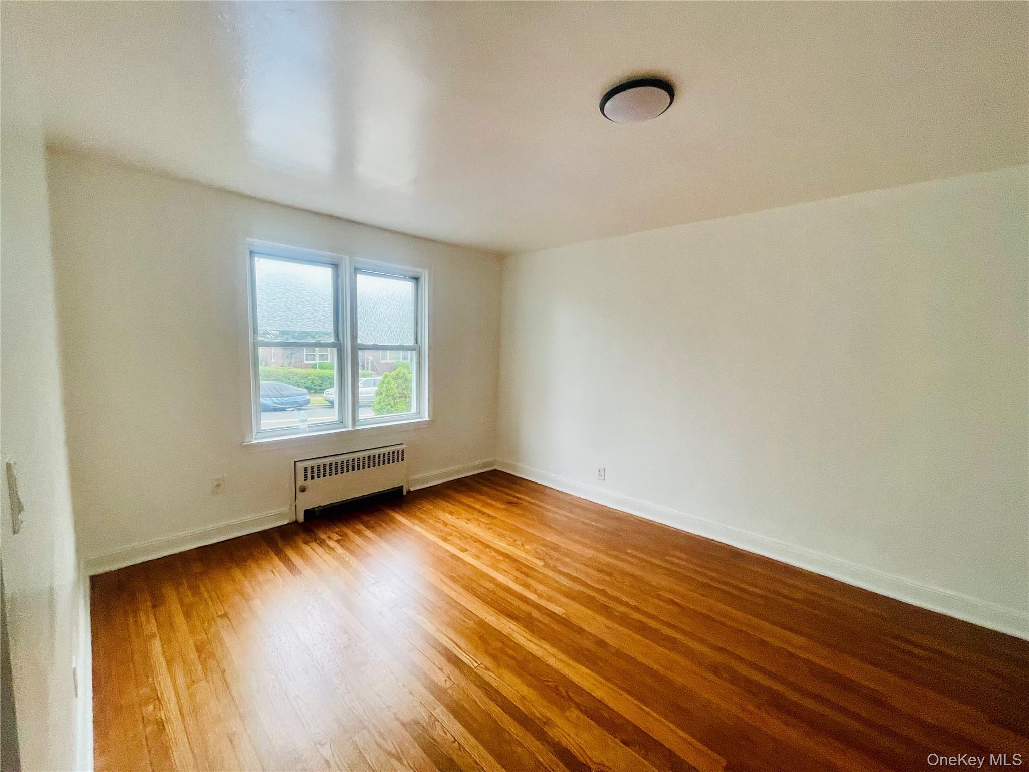 Single Family Gunther  Bronx, NY 10469, MLS-1018213-4