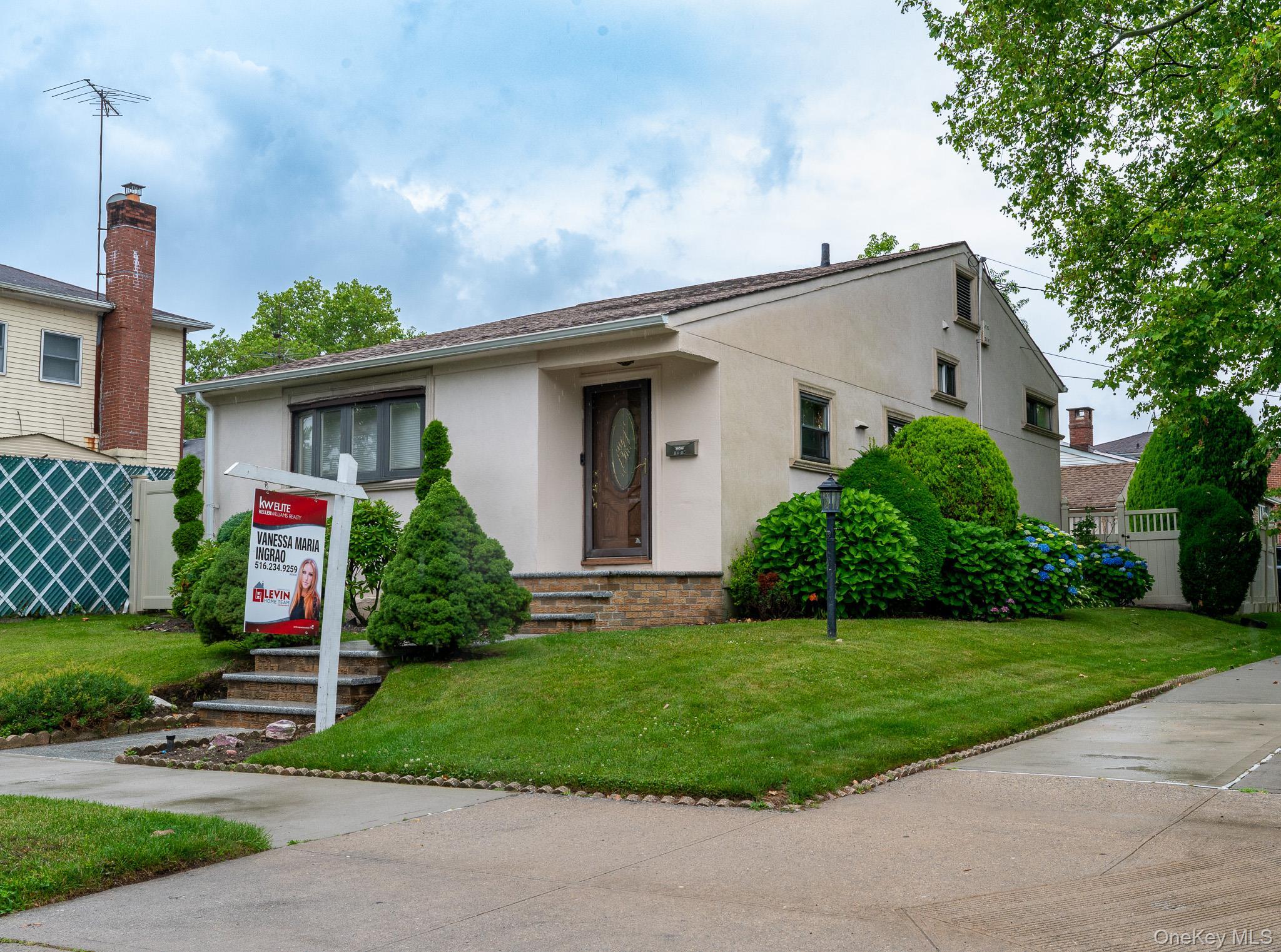 Single Family 157th Street  Queens, NY 11357, MLS-1018239-2