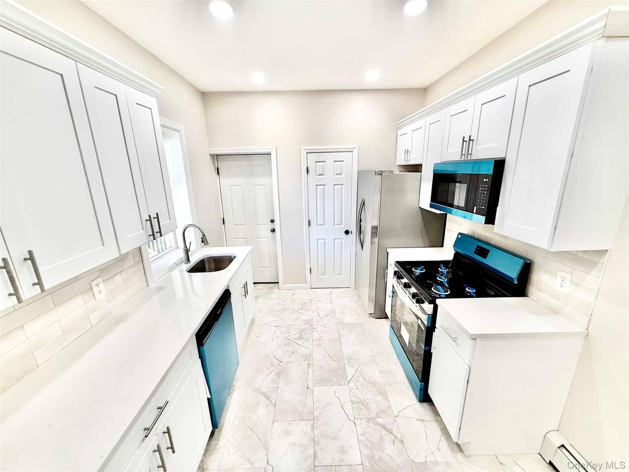 Single Family Highview Avenue Staten Island, NY 10301, MLS-1018242-12