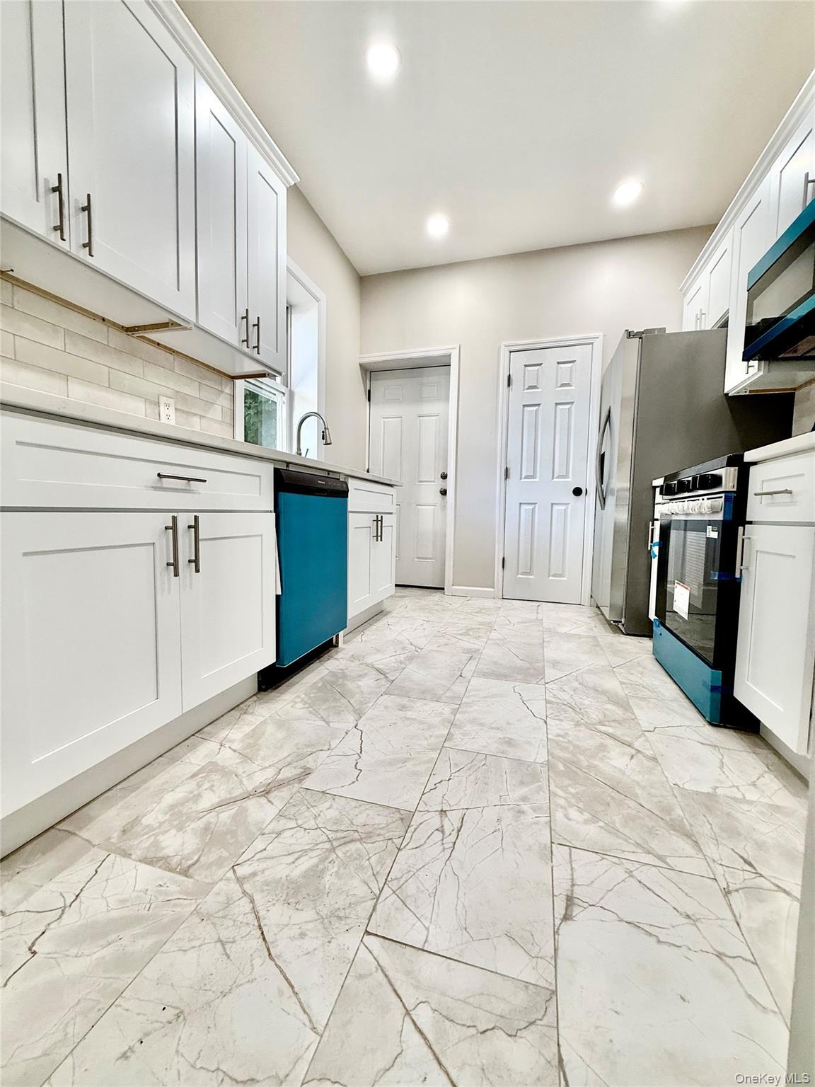Single Family Highview Avenue Staten Island, NY 10301, MLS-1018242-13