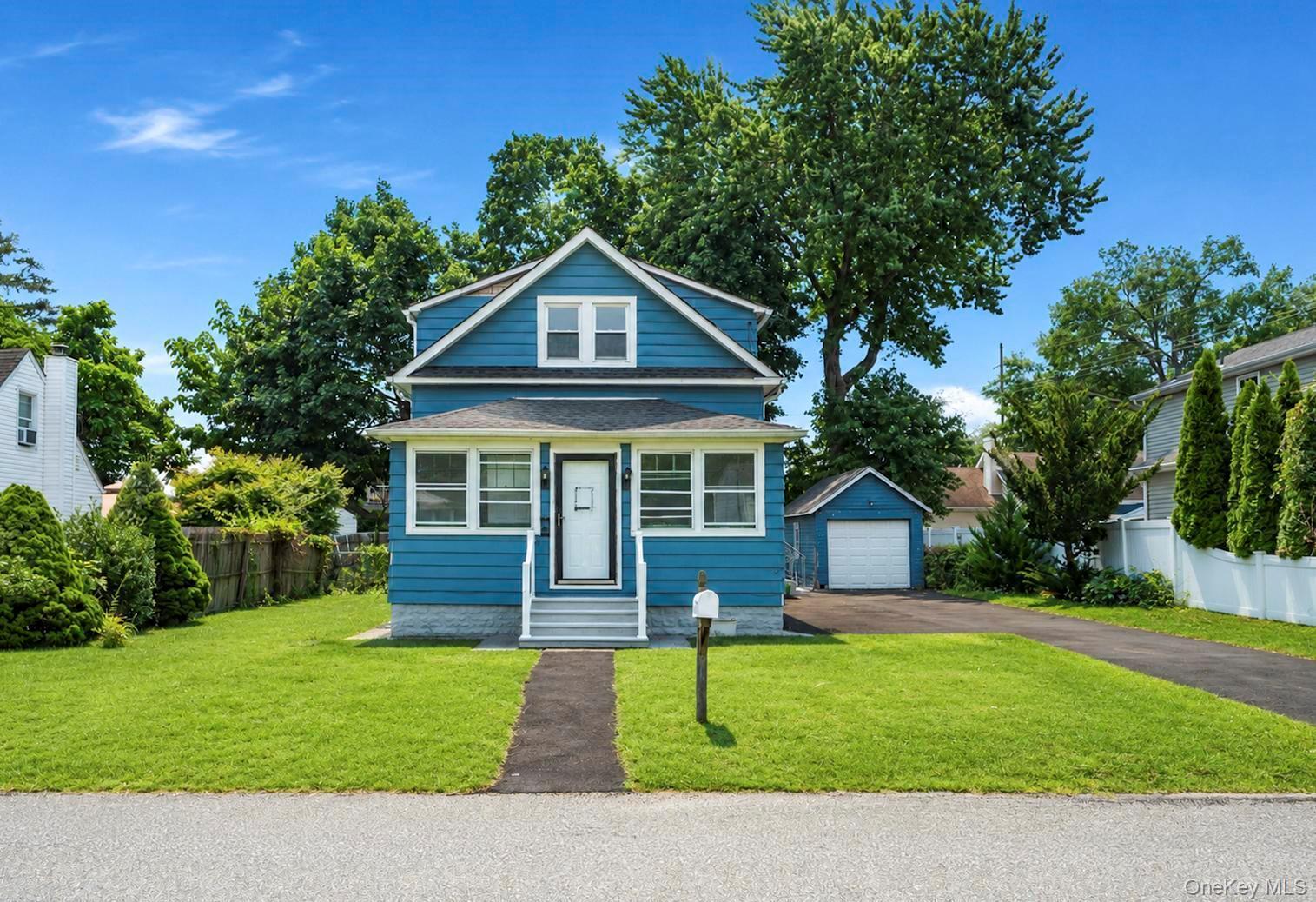 Single Family Flanders Place  Suffolk County, NY 11704, MLS-1018271-2