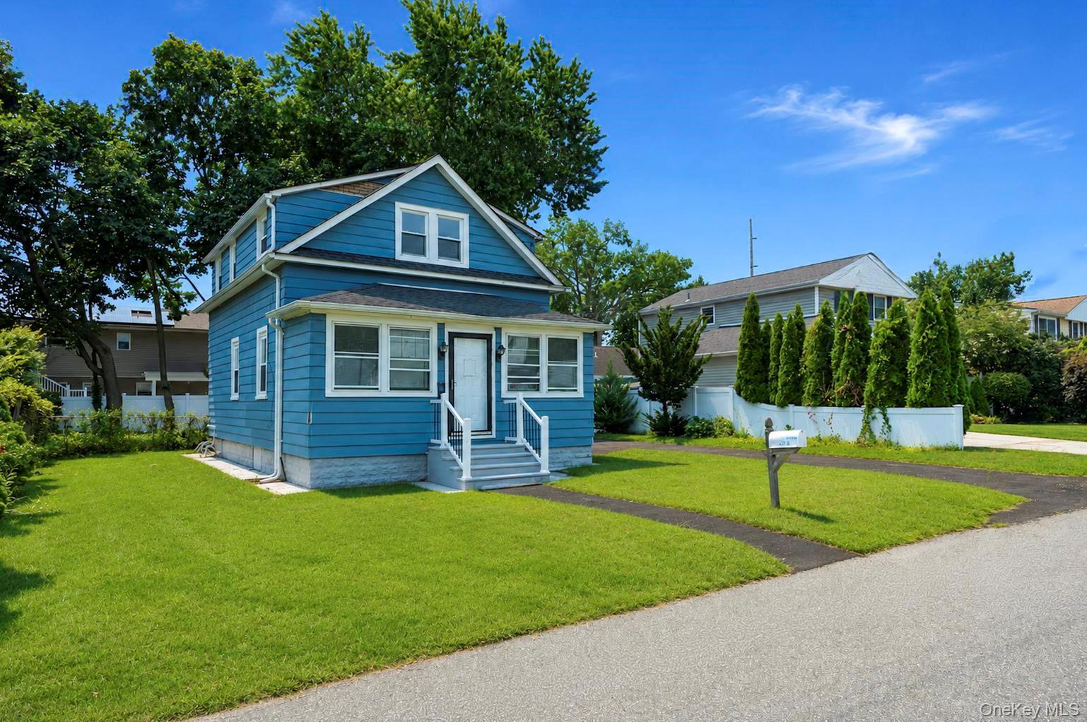 Single Family Flanders Place  Suffolk County, NY 11704, MLS-1018271-4