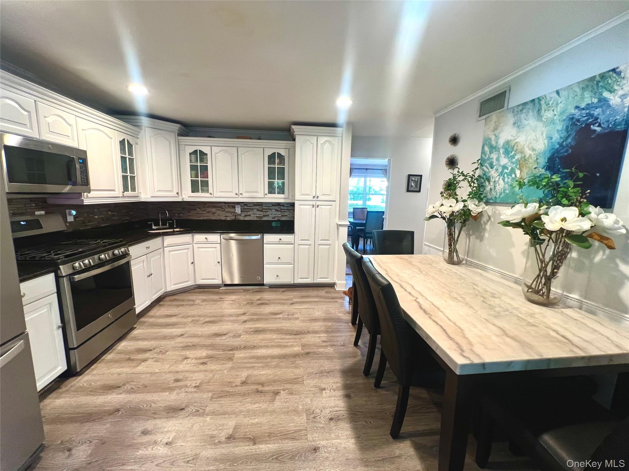 Single Family Peters Lane  Suffolk County, NY 11776, MLS-1018295-16