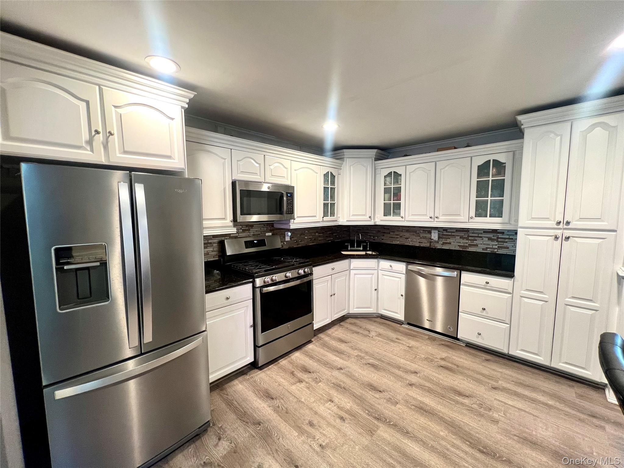 Single Family Peters Lane  Suffolk County, NY 11776, MLS-1018295-17
