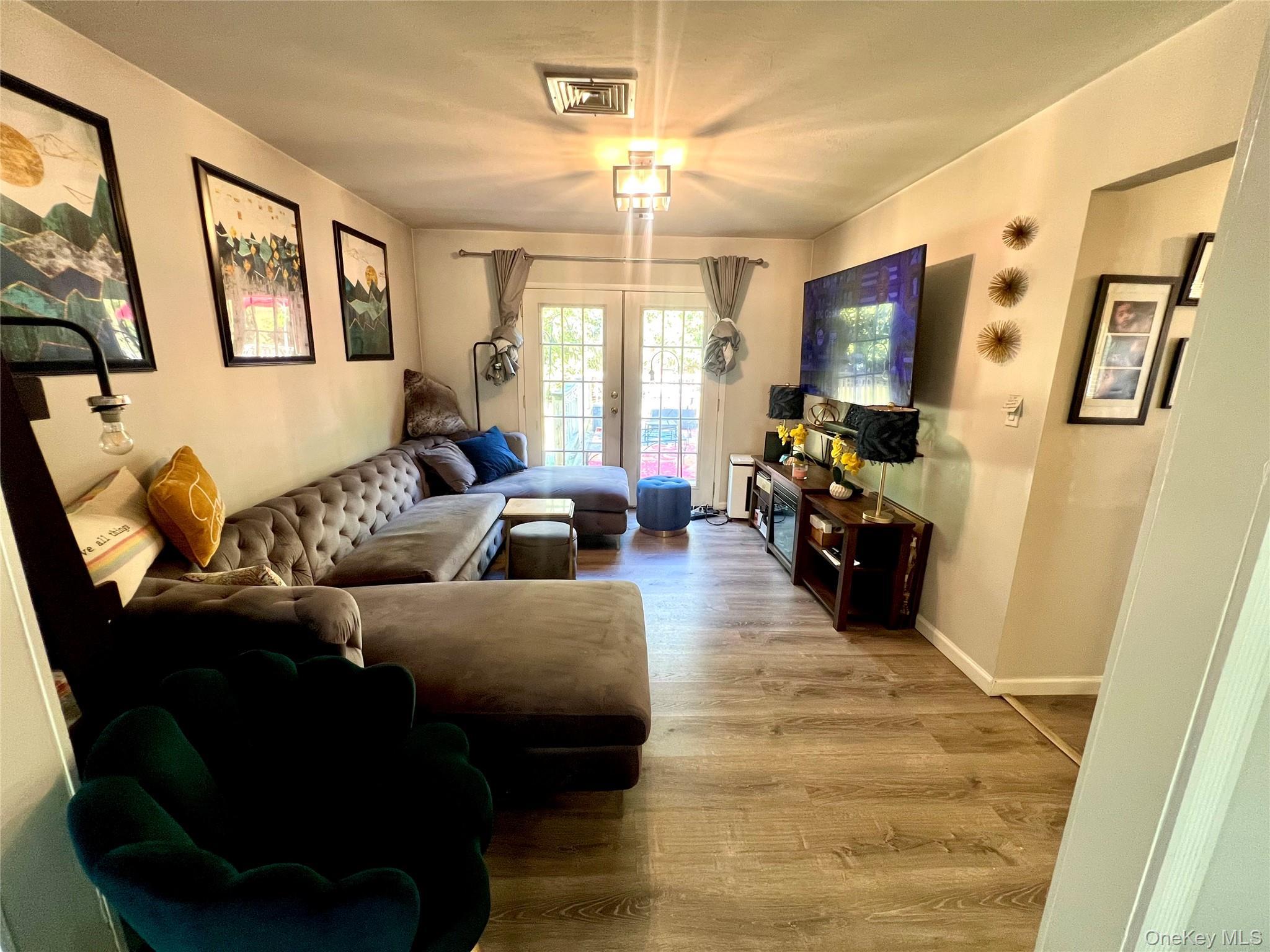 Single Family Peters Lane  Suffolk County, NY 11776, MLS-1018295-20