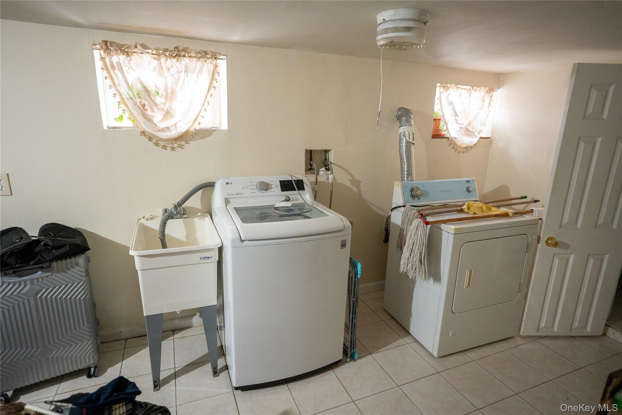 Single Family 104th Avenue  Queens, NY 11433, MLS-1018303-16